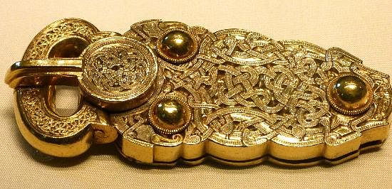 gold belt buckle sutton hoo