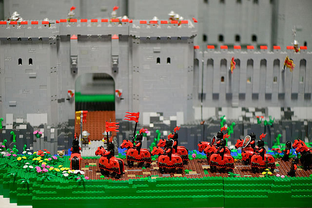 Lego best sale castle 2014