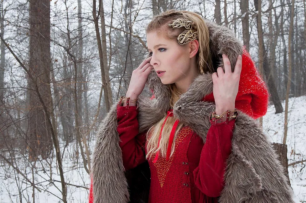 Creating Viking Age Clothing in the 21st Century