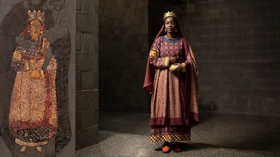 Reconstruction of Costumes Based on Wall Paintings from Faras Reconstruction of Costumes Based on Wall Paintings from Faras